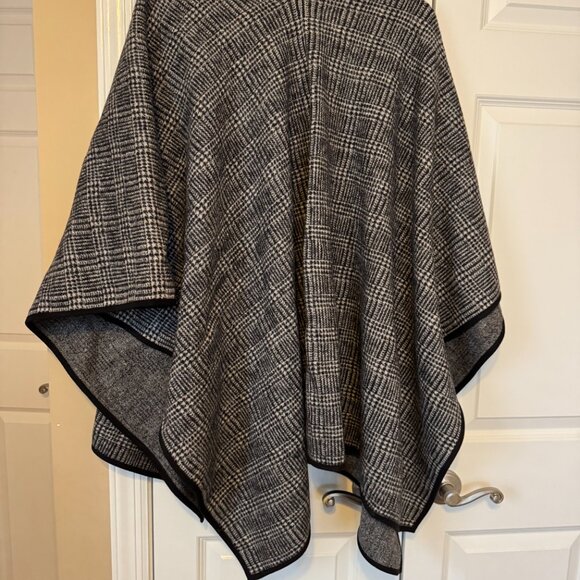 Ralph Lauren Wool Cape Shawl, Size Small/Medium New With Tags - Picture 3 of 5